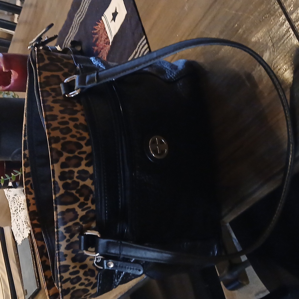 Excellent condition Black leather purse